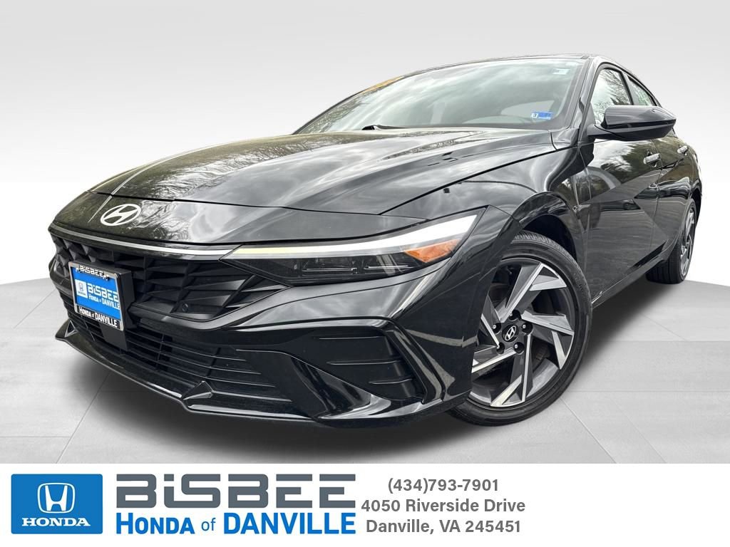 Used 2025 Hyundai Elantra SEL image 1