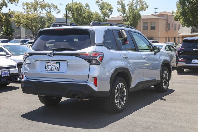 Used 2025 Subaru Forester Premium AWD/4WD image 10