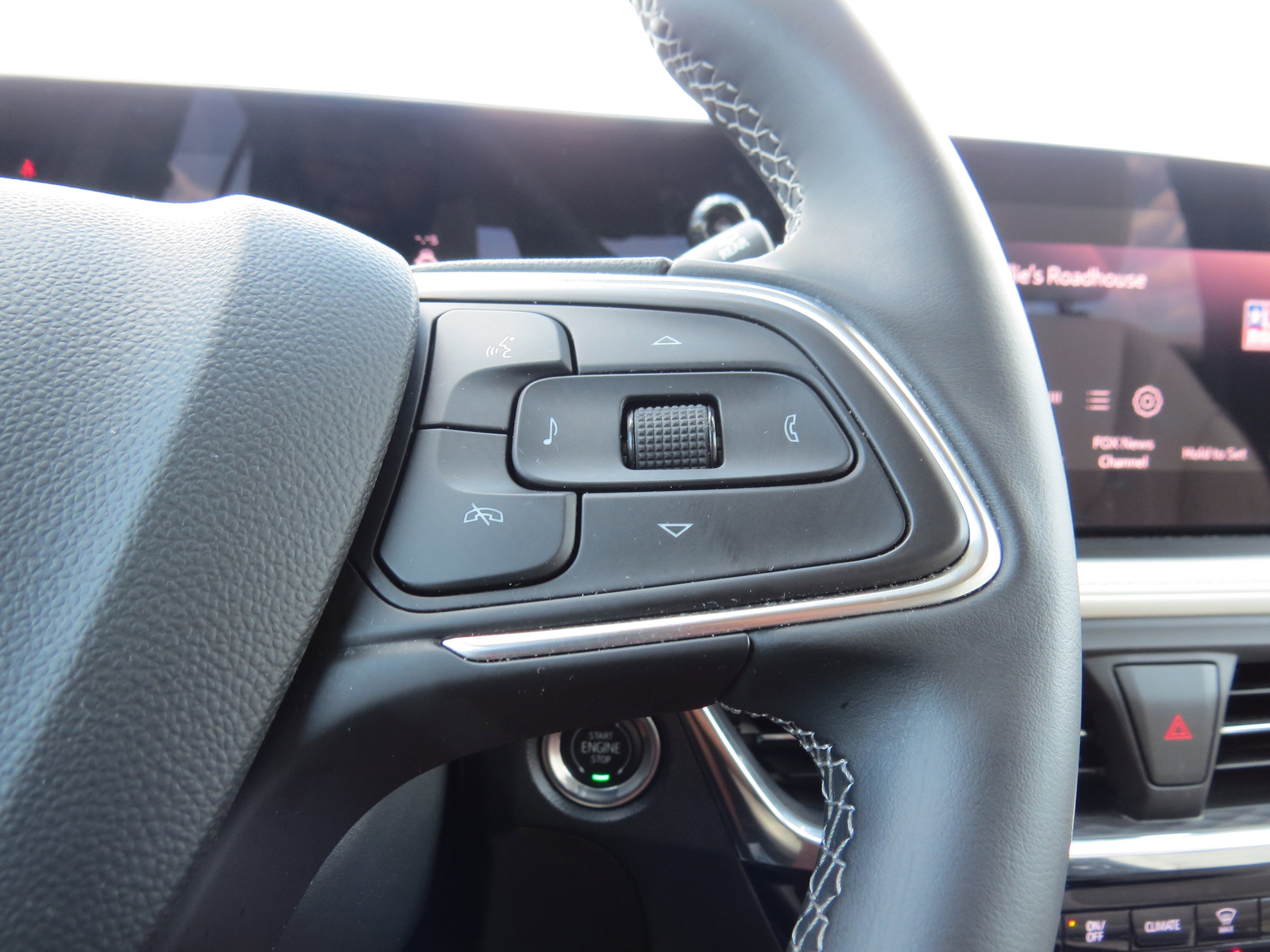 Certified 2025 Buick Encore GX Avenir w/ Avenir Technology Package image 20