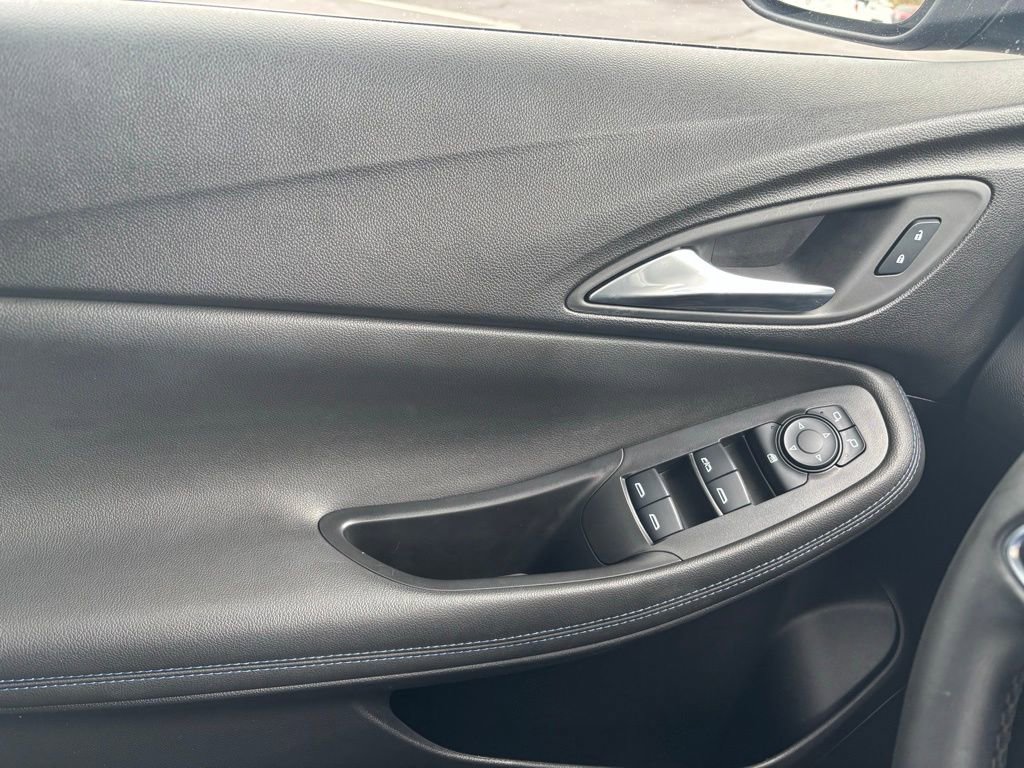 Used 2025 Buick Encore GX Sport Touring image 24