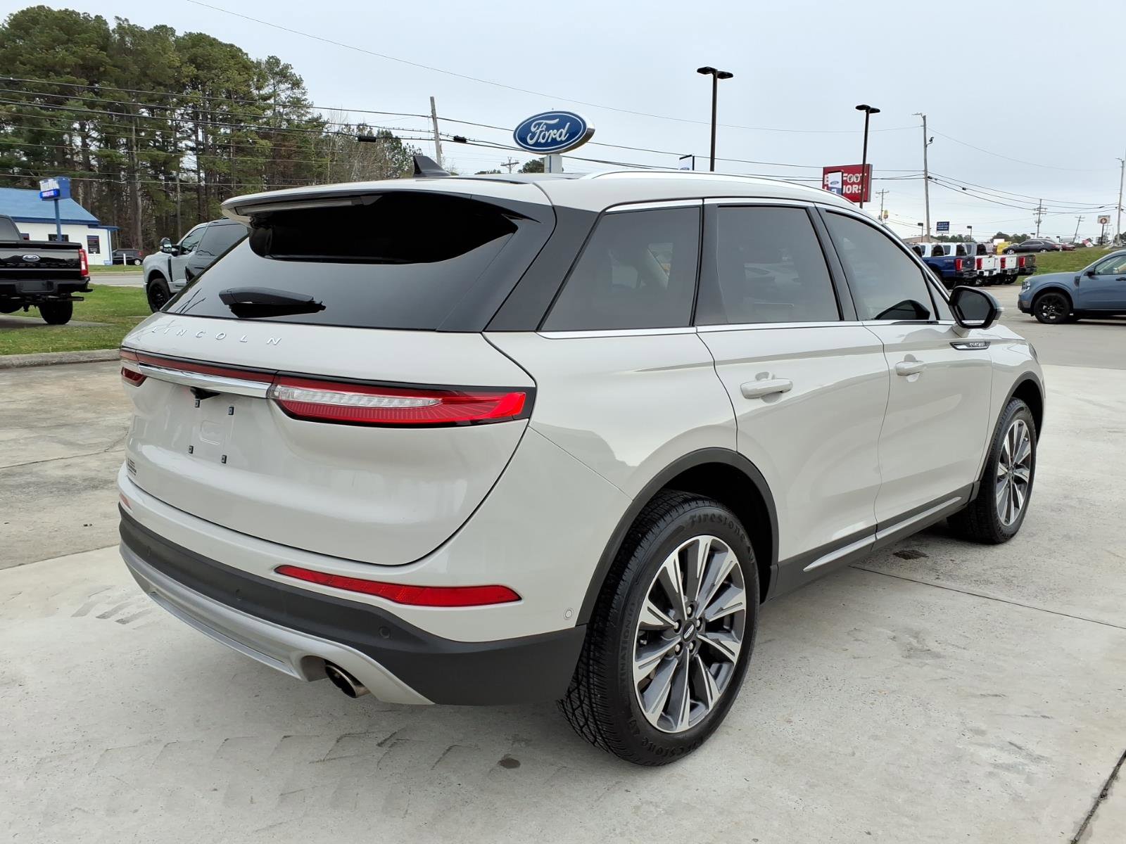 Used 2022 Lincoln Corsair Reserve w/ Equipment Group 201A image 5