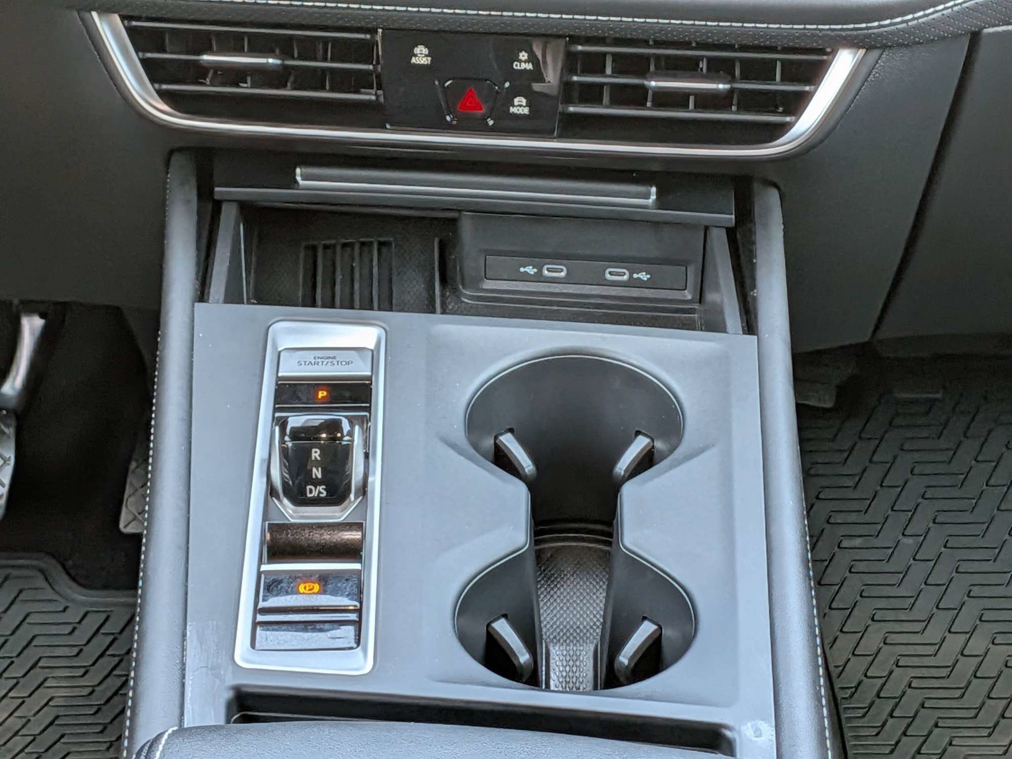 Used 2025 Volkswagen Atlas Cross Sport SE FWD image 20