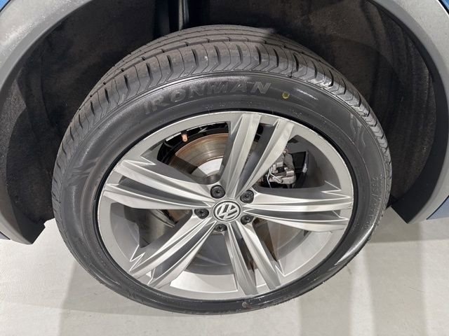 Used 2018 Volkswagen Tiguan SEL FWD image 14