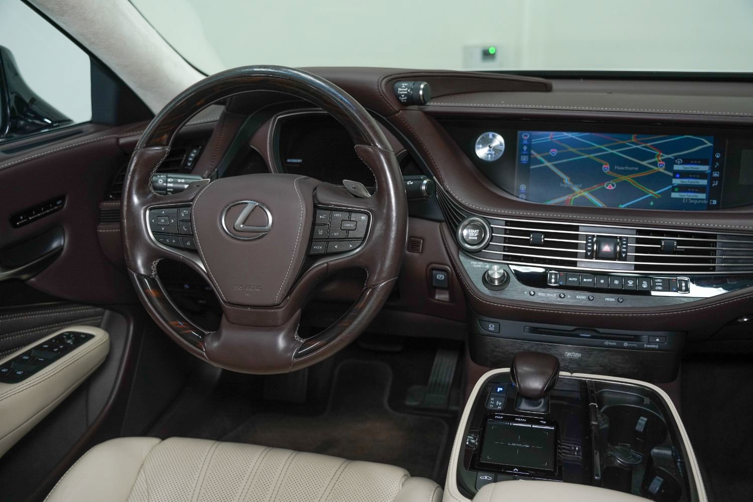Used 2018 Lexus LS 500 w/ Luxury Package image 37