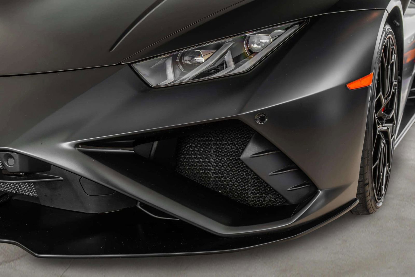Used 2023 Lamborghini Huracan EVO RWD image 55