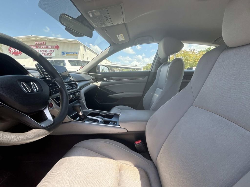 Used 2018 Honda Accord LX image 10
