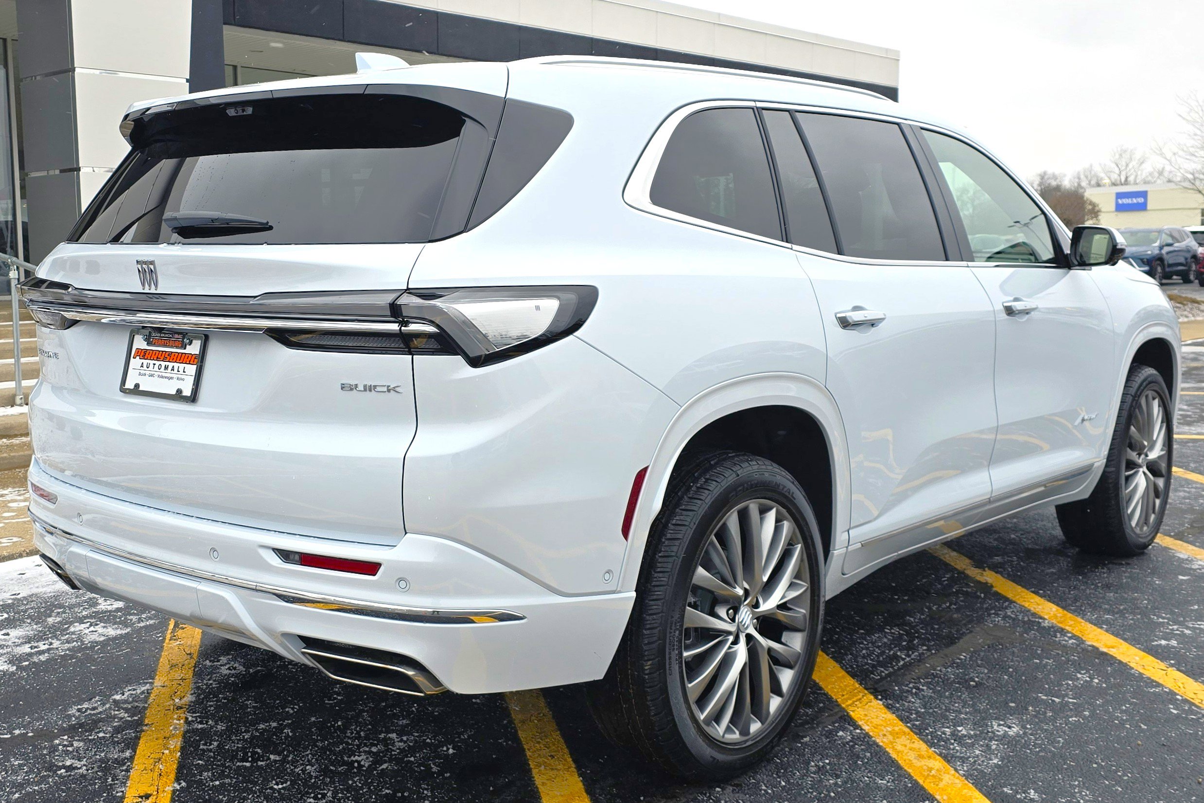New 2026 Buick Enclave Avenir w/ Super Cruise Package image 9