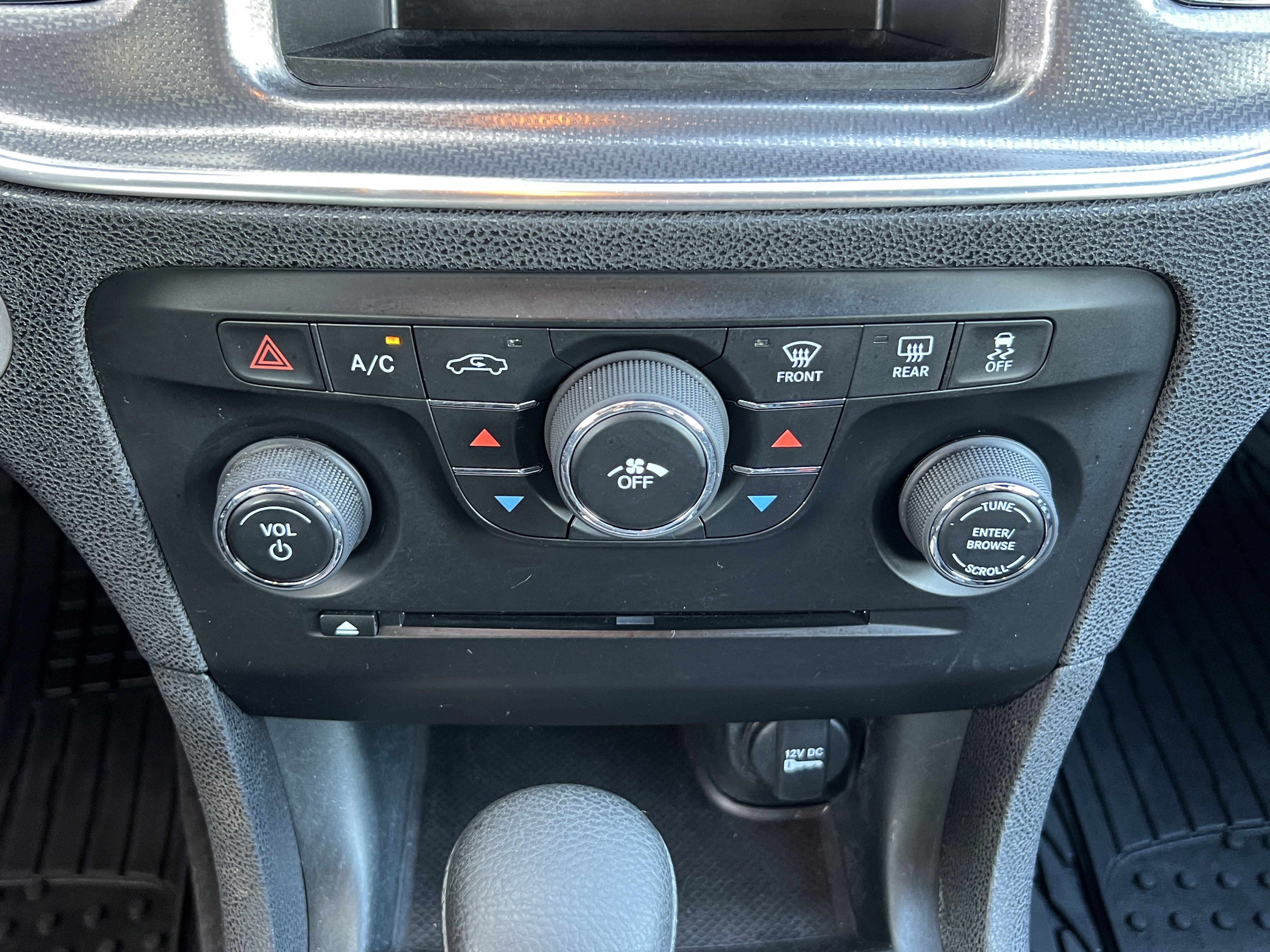 Used 2014 Dodge Charger SE RWD image 27