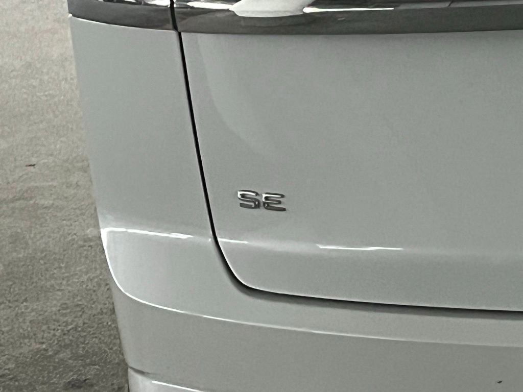 New 2026 Volkswagen Atlas Cross Sport SE image 38