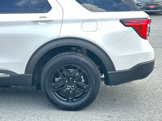 Used 2025 Ford Explorer Active AWD/4WD image 41
