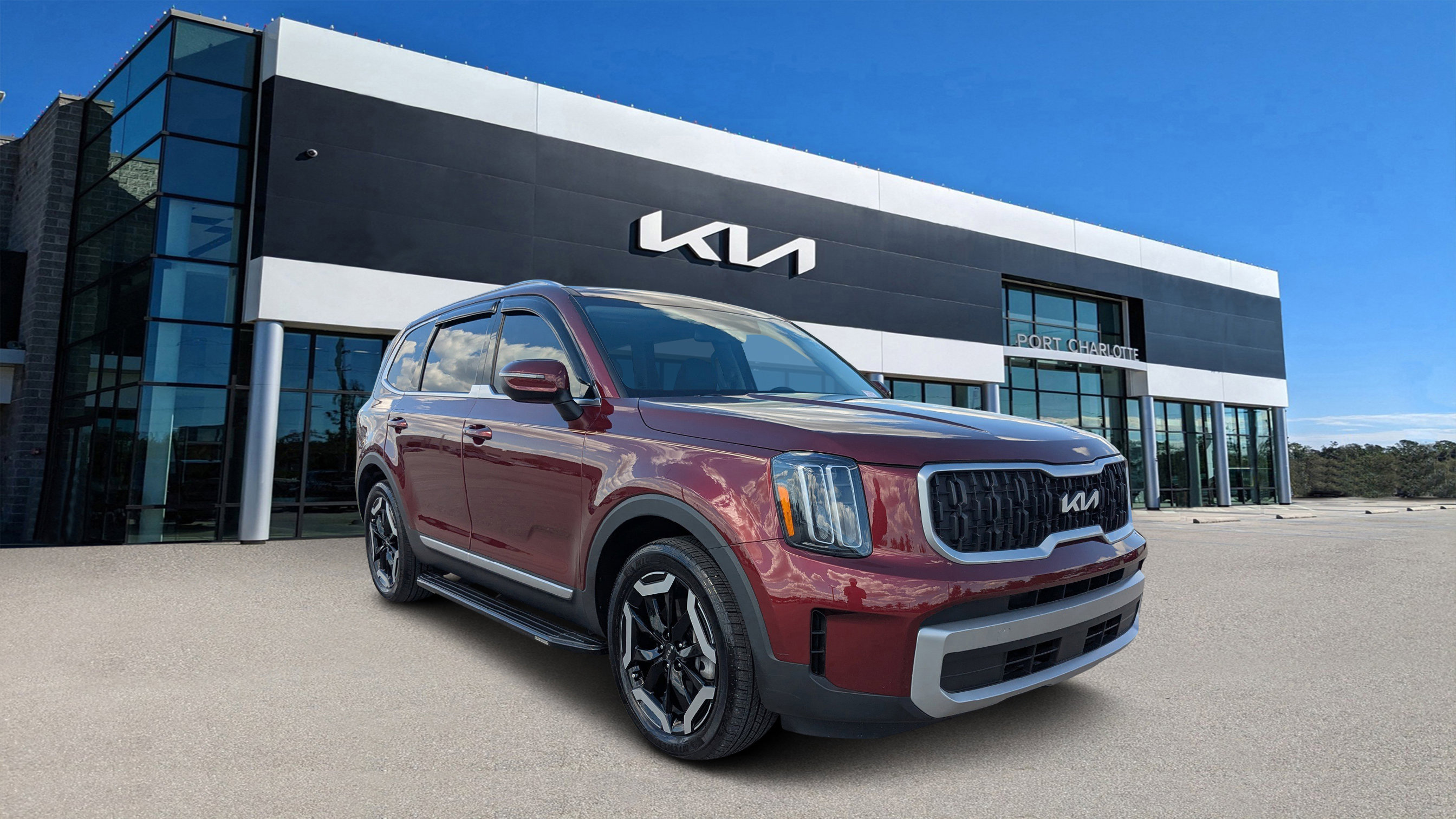 Certified 2023 Kia Telluride EX w/ EX Captain's Chair Package