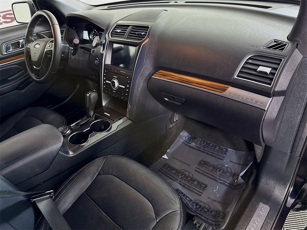 Used 2019 Ford Explorer Limited w/ Class III Trailer Tow Package image 34