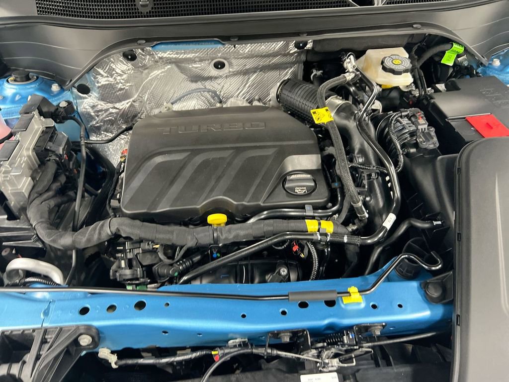 Used 2025 Chevrolet Trax LT w/ Driver Confidence Package image 24