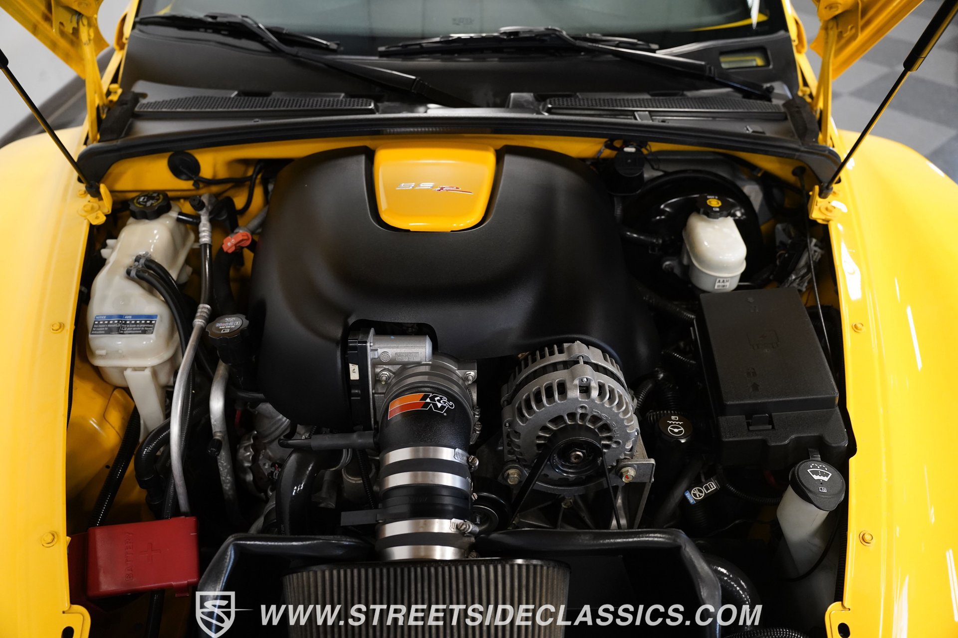 Used 2005 Chevrolet SSR w/ Preferred Equipment Group image 4