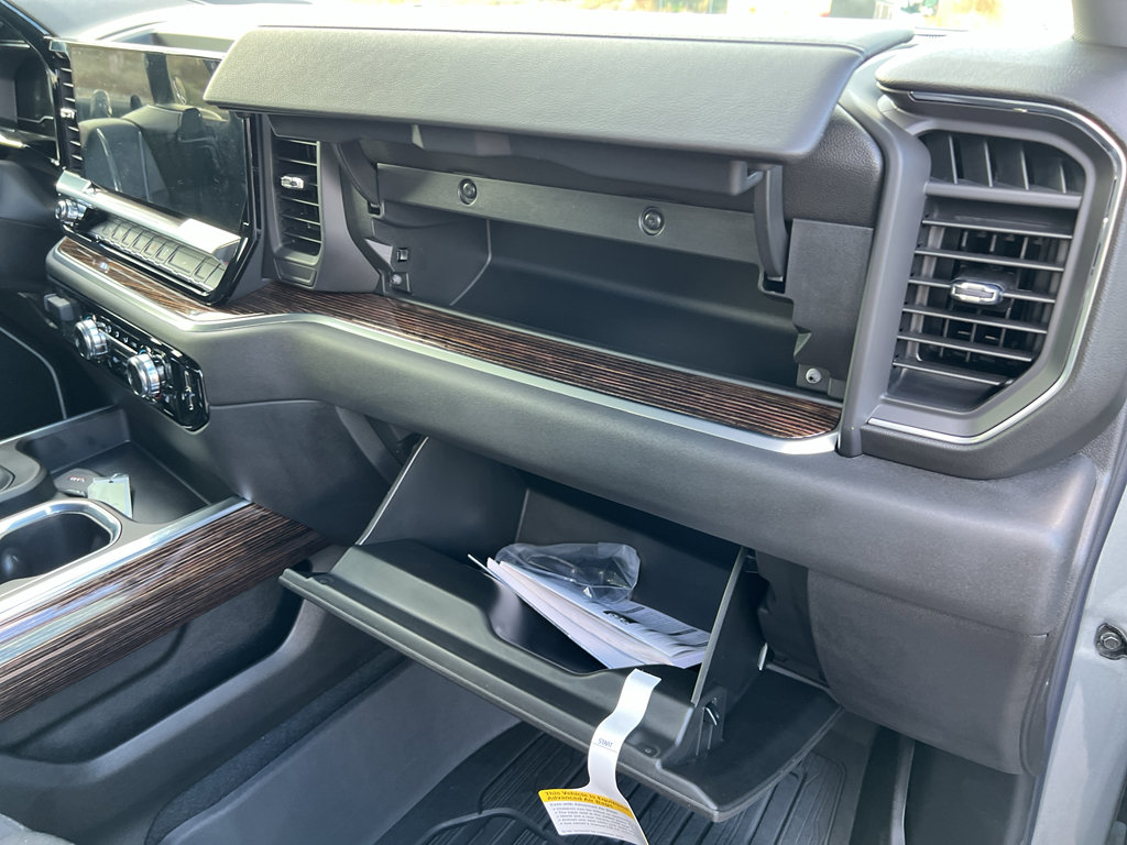 New 2025 GMC Sierra 1500 Elevation image 26