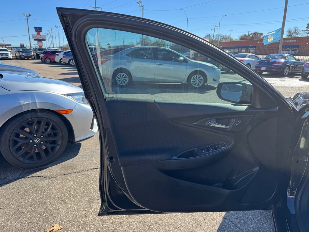 Used 2019 Chevrolet Malibu LS image 10