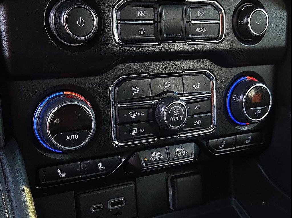 Used 2021 Chevrolet Tahoe Z71 w/ Z71 Signature Package image 16