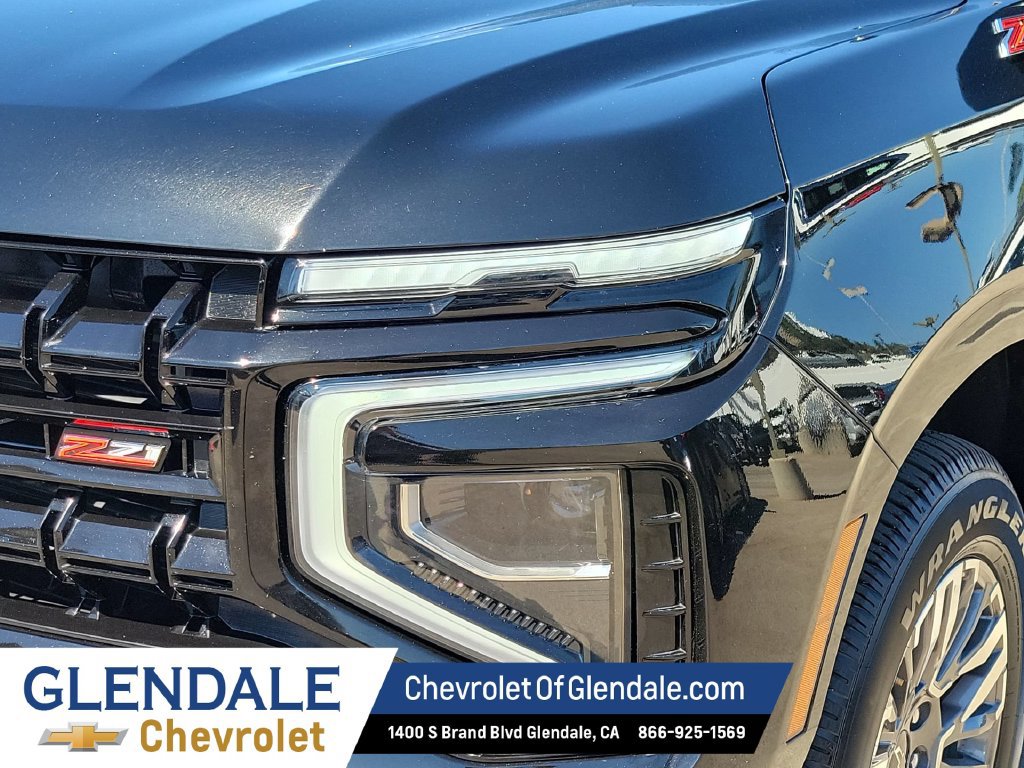 Used 2025 Chevrolet Suburban Z71 AWD/4WD image 17