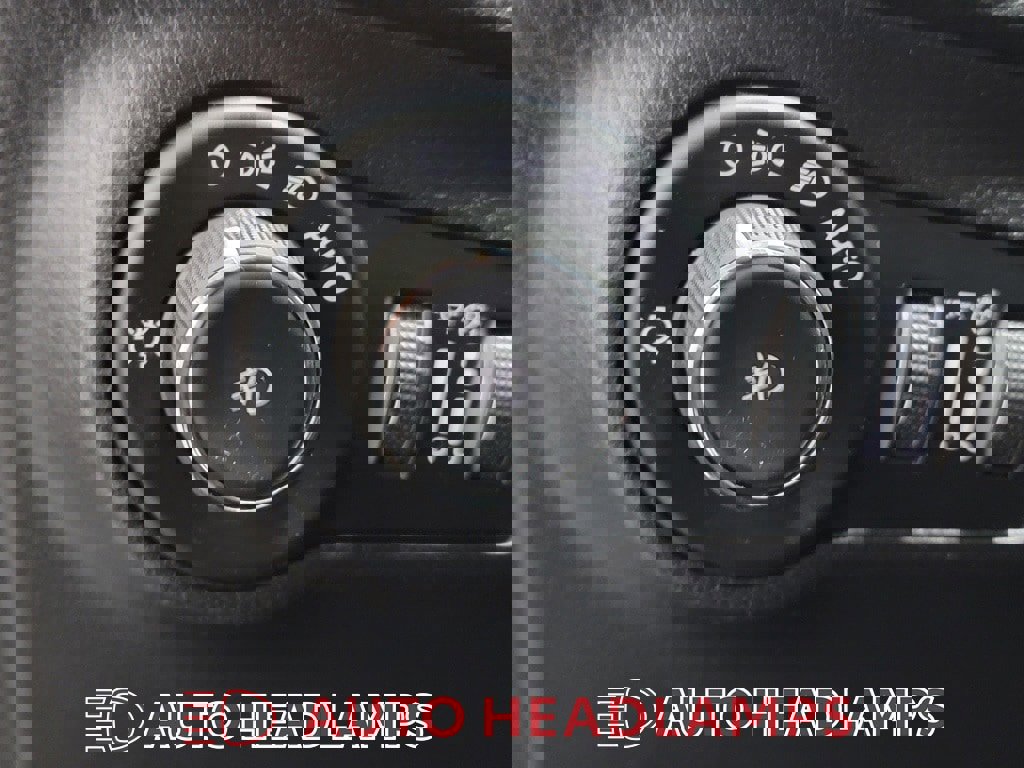 Used 2018 Jeep Compass Limited w/ Navigation Group image 25