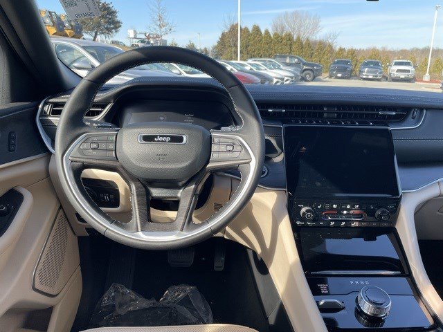 New 2025 Jeep Grand Cherokee L Limited w/ Luxury Tech Group II image 13