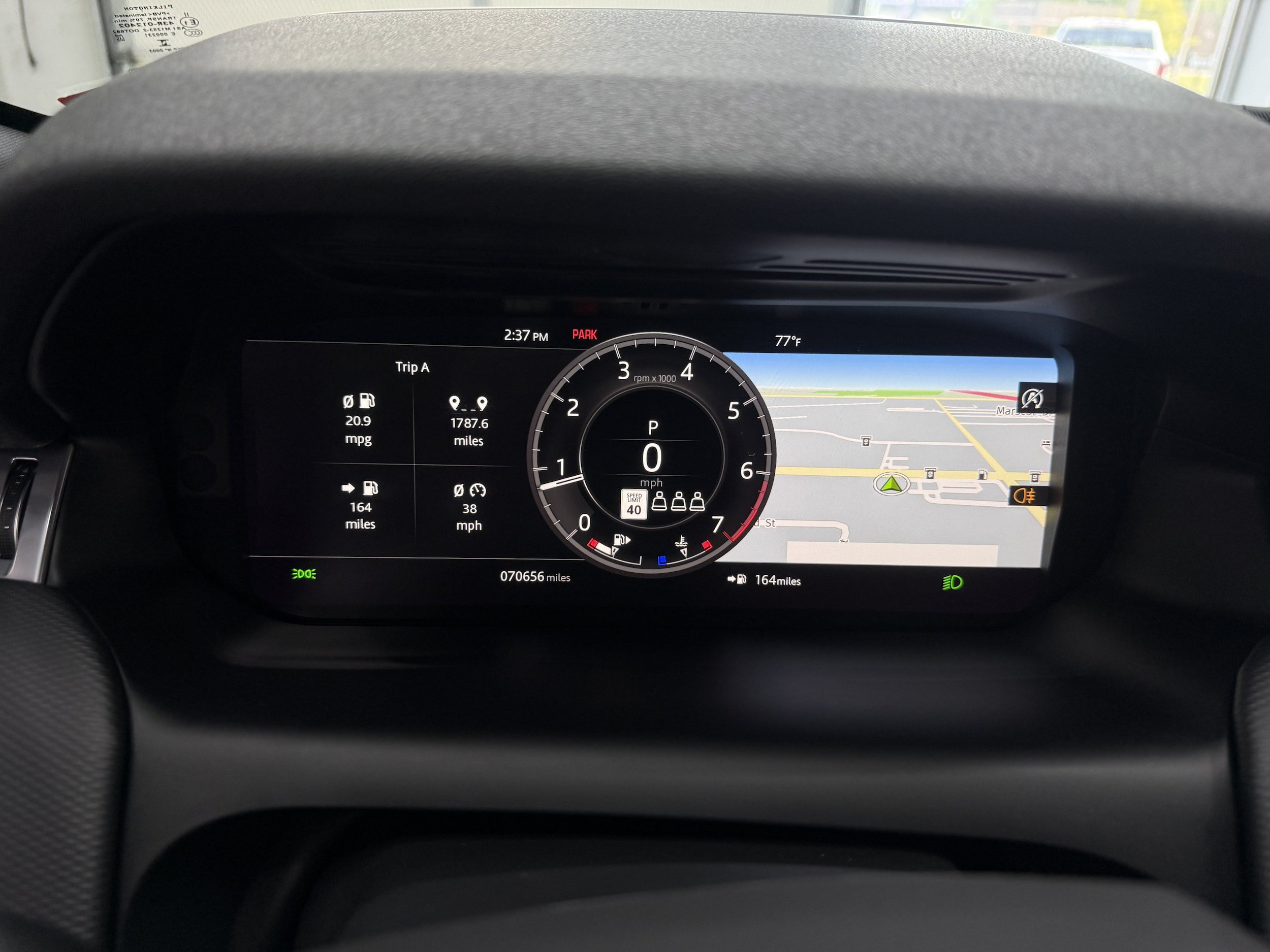 Used 2020 Land Rover Discovery Sport SE R-Dynamic AWD/4WD image 22
