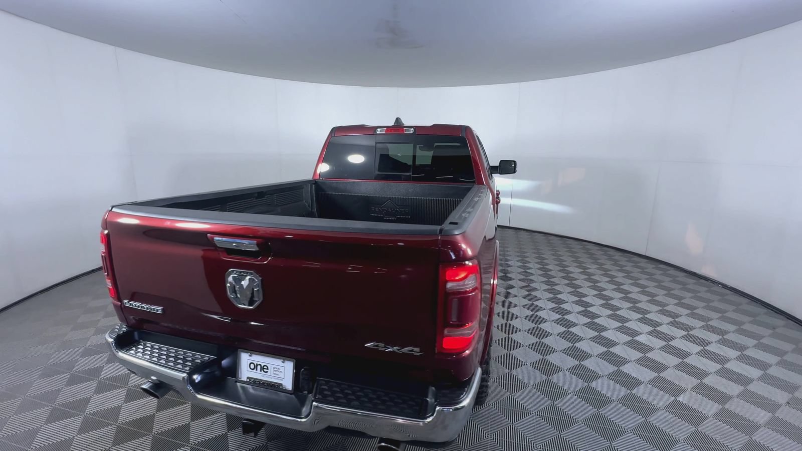 Used 2019 RAM 1500 Laramie AWD/4WD image 8