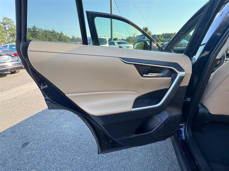 Used 2022 Toyota RAV4 XLE image 38