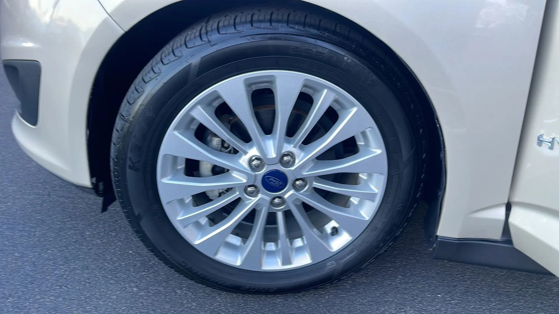 Used 2017 Ford C-MAX SE image 17