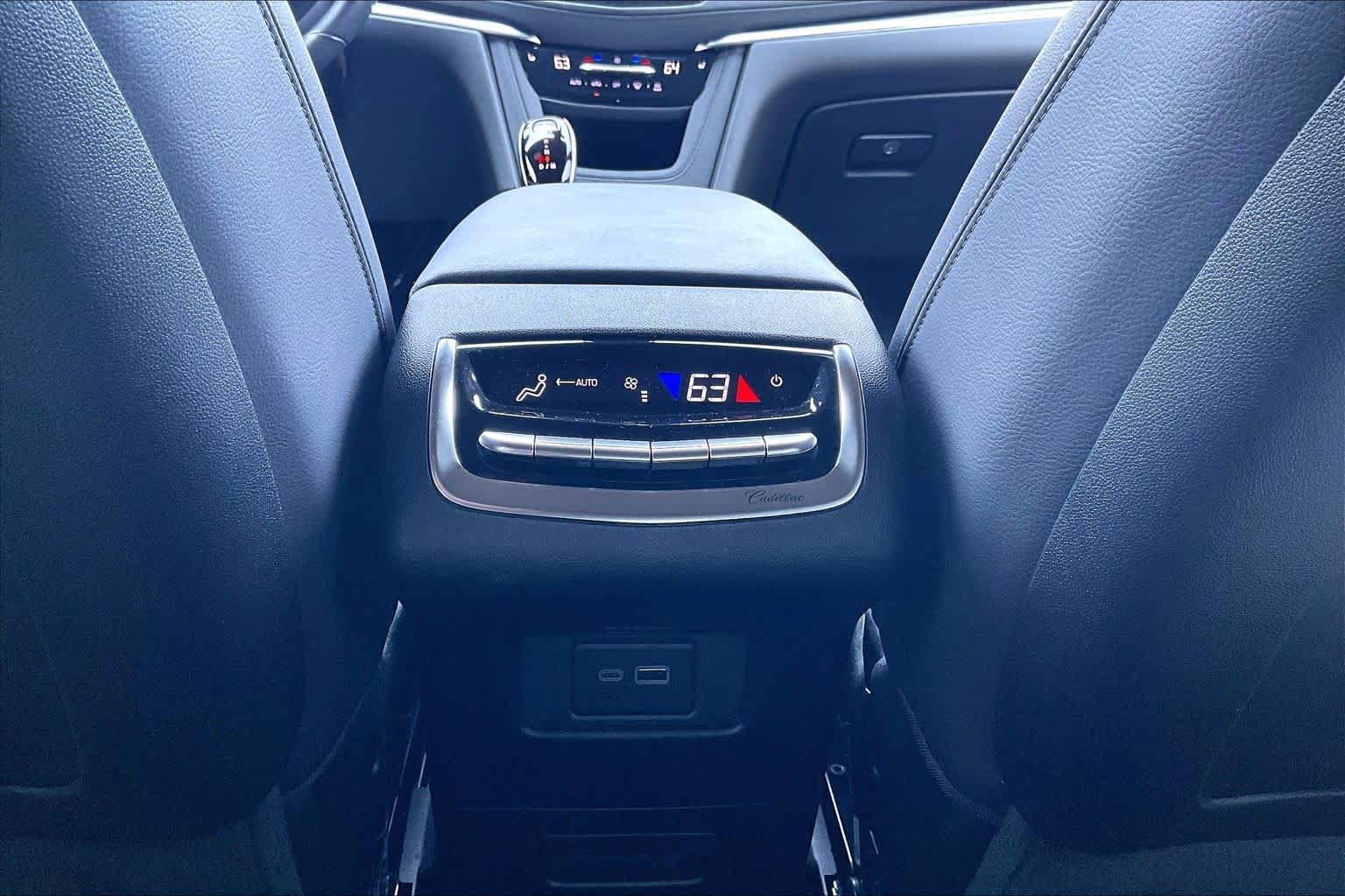 Used 2025 Cadillac XT6 Luxury FWD image 34