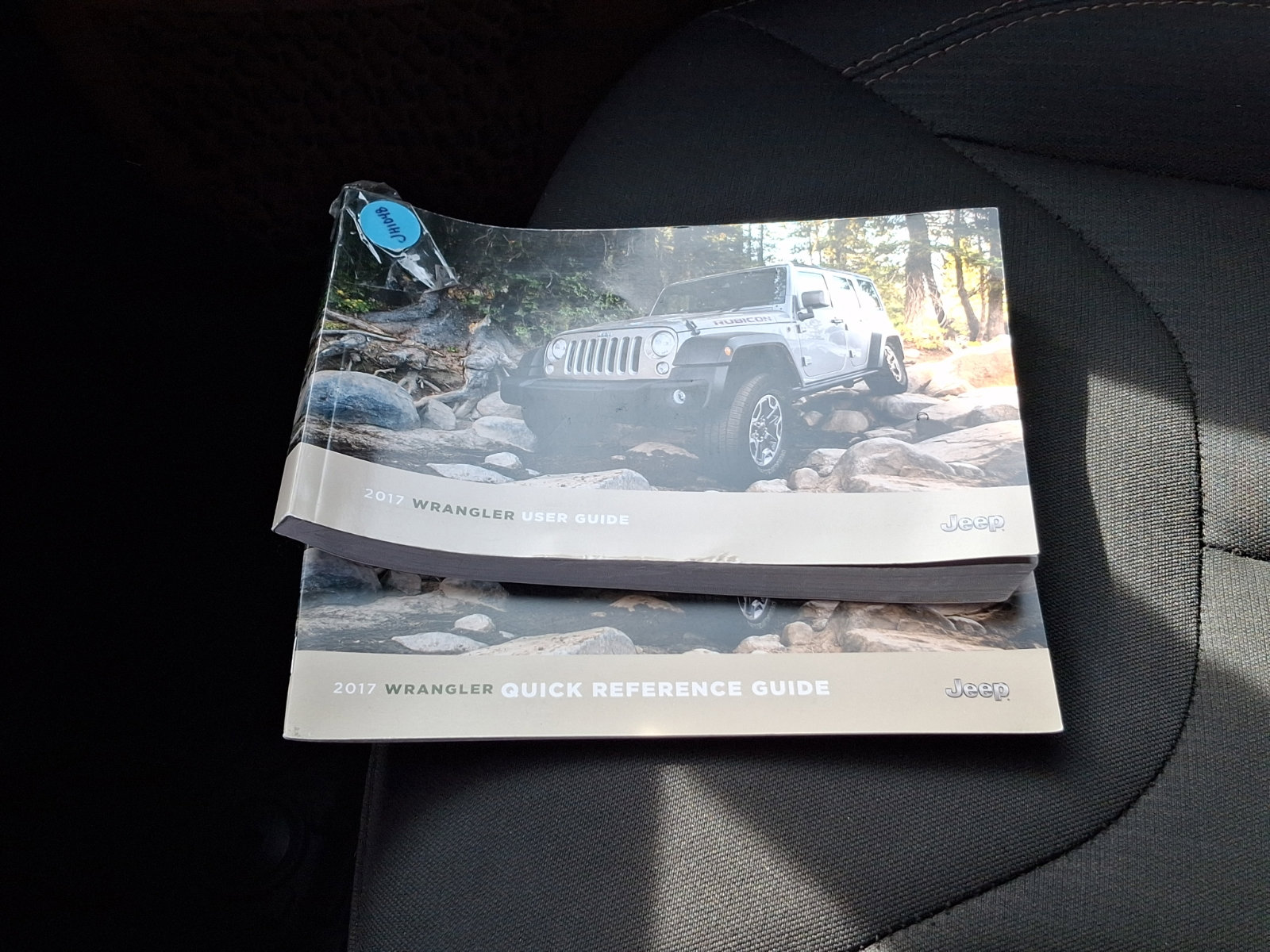 Used 2017 Jeep Wrangler Unlimited Sahara w/ Connectivity Group AWD/4WD image 25