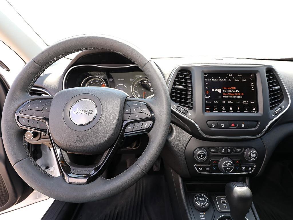 Used 2023 Jeep Cherokee Altitude Lux w/ Lux Elite Package image 12