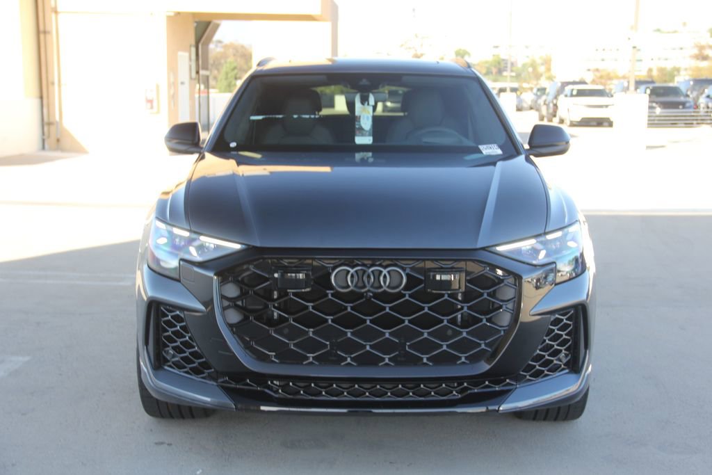 New 2025 Audi RS Q8 performance image 2