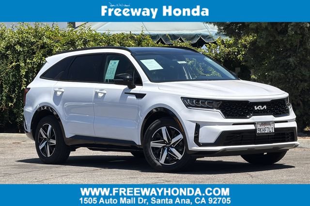 Used 2023 Kia Sorento S w/ Panoramic Sunroof Package