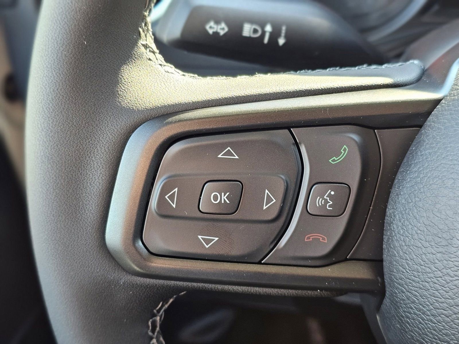 New 2026 Jeep Gladiator Sahara AWD/4WD image 18