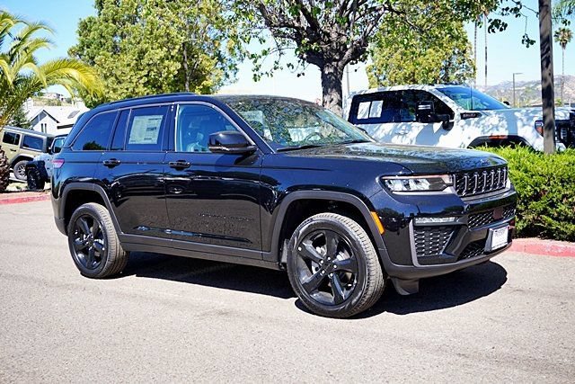 New 2026 Jeep Grand Cherokee Limited w/ Limited Altitude Package AWD/4WD image 6