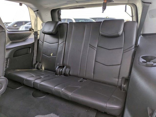 Used 2018 Cadillac Escalade Premium Luxury AWD/4WD image 15
