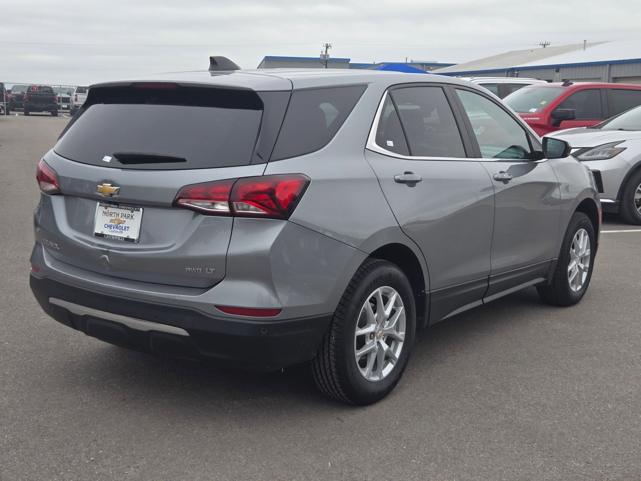 Used 2023 Chevrolet Equinox LT AWD/4WD image 3