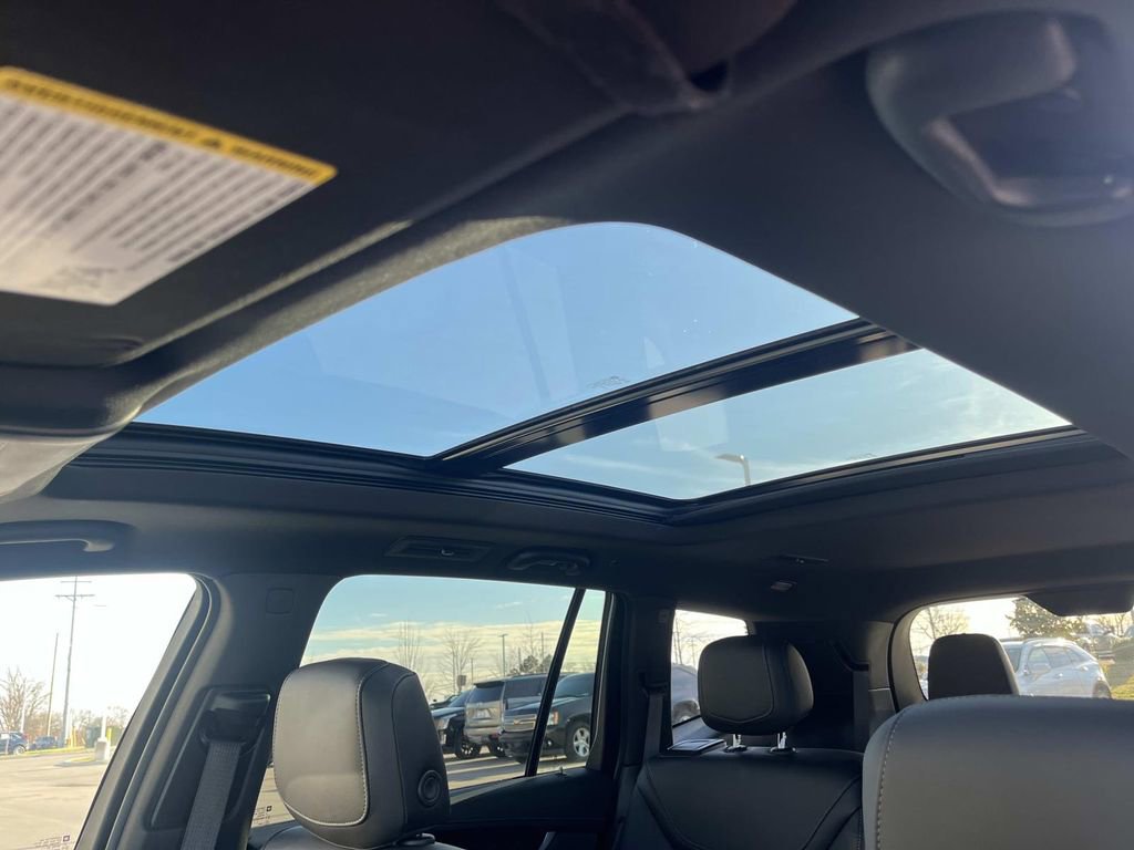 Certified 2024 Cadillac XT6 Premium Luxury w/ LPO, Floor Liner Package AWD/4WD image 29
