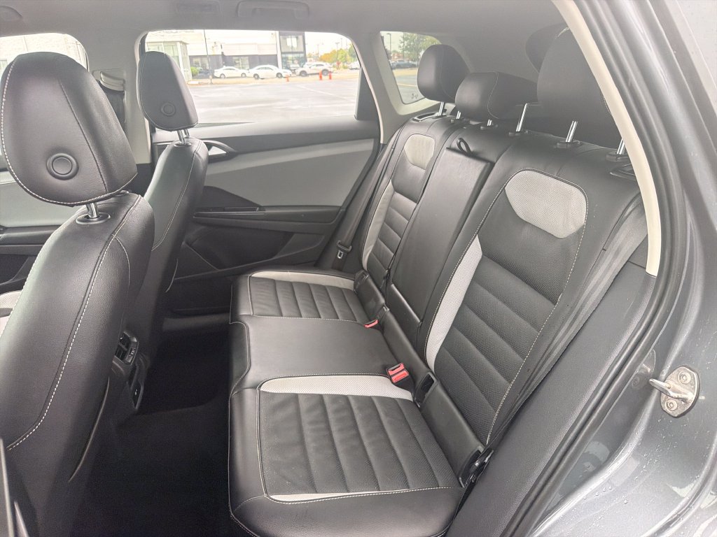 Certified 2022 Volkswagen Taos SEL AWD/4WD image 23