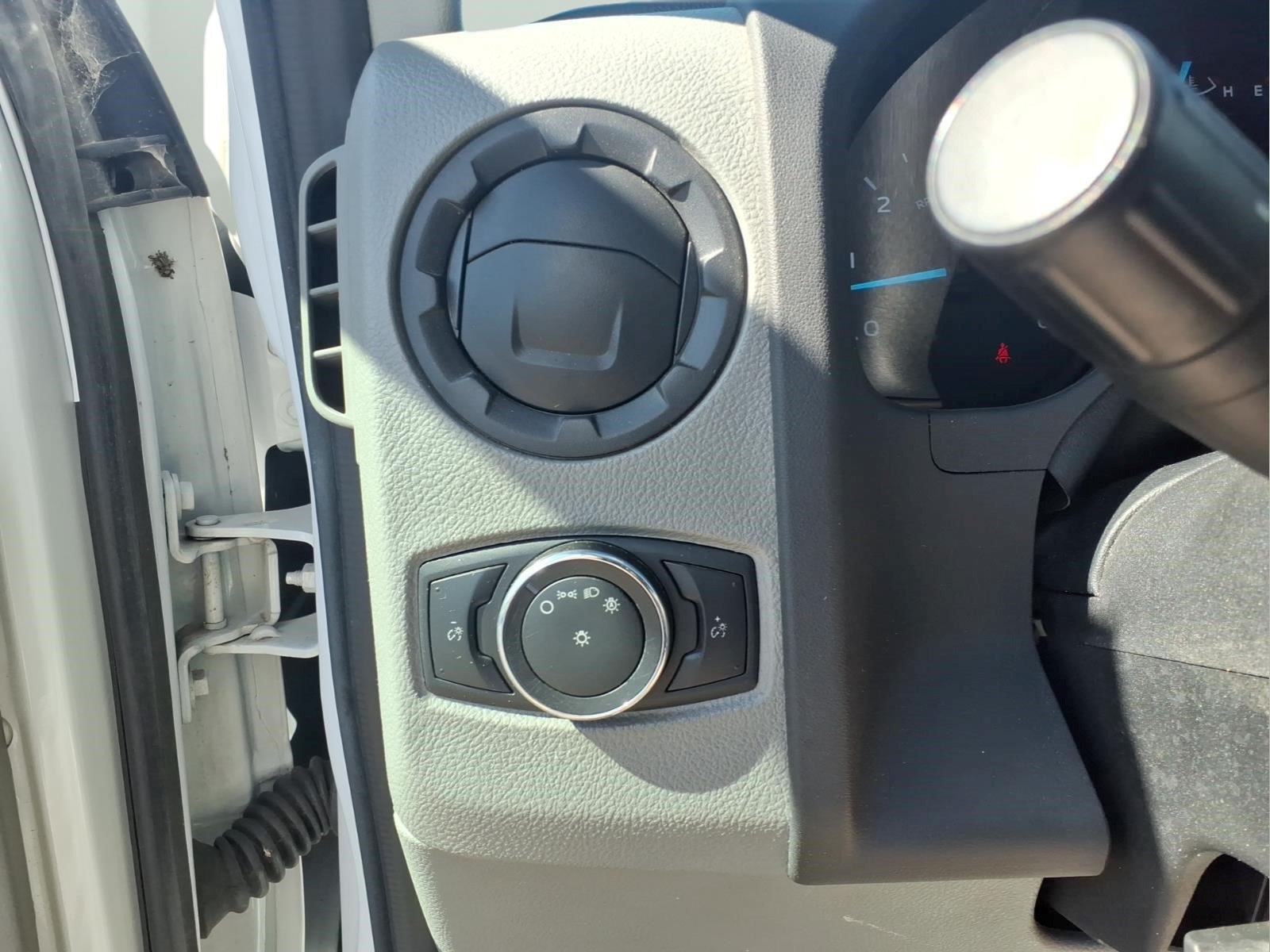 Used 2022 Ford E-350 and Econoline 350 Super Duty w/ Power Windows & Locks Group RWD image 17