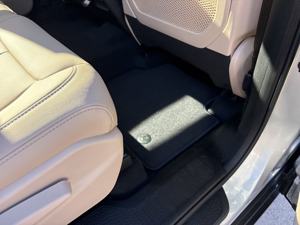 New 2025 Jeep Grand Cherokee L Limited w/ Black Appearance Package image 24