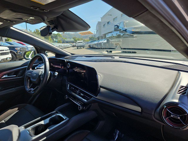 Used 2024 Chevrolet Equinox EV RS FWD image 27