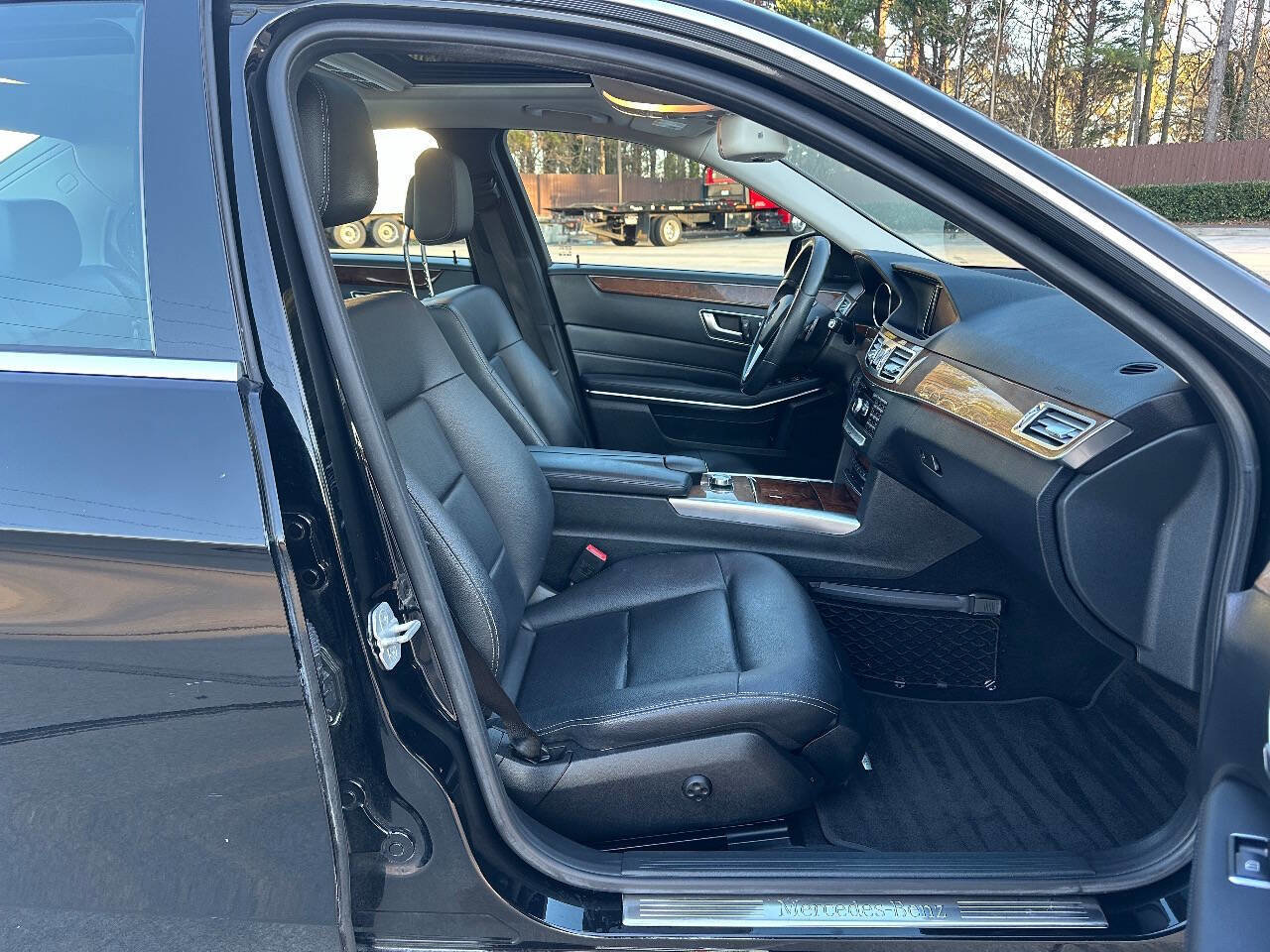 Used 2014 Mercedes-Benz E 350 E 350 Luxury 4dr Sedan image 10