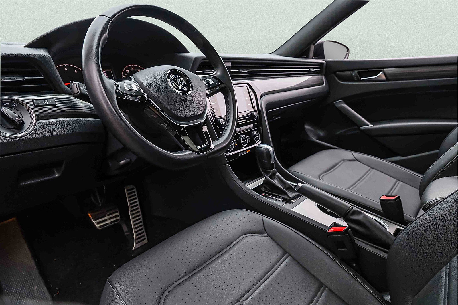 Used 2021 Volkswagen Passat 2.0T R-Line image 8