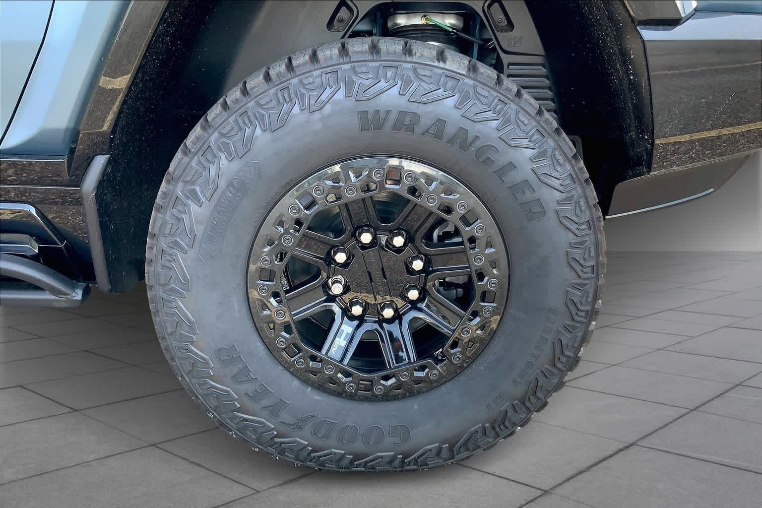 New 2024 GMC Hummer EV 3X w/ Omega Edition image 11