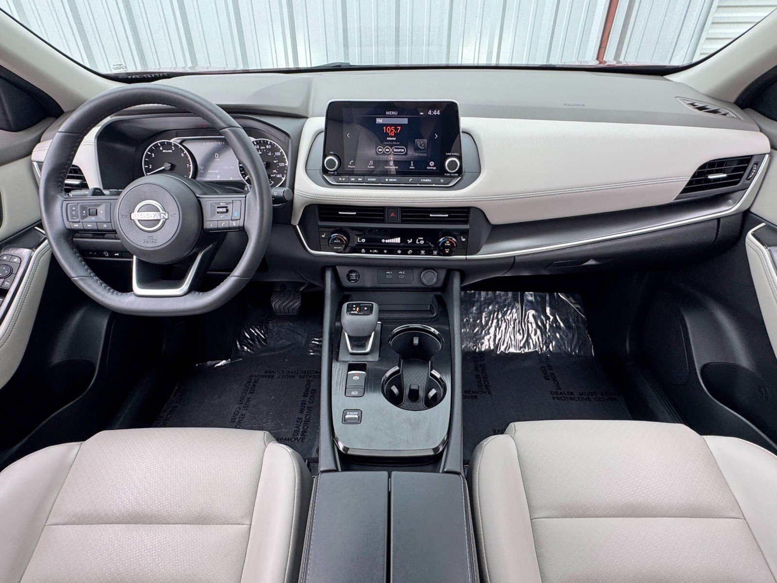 Used 2024 Nissan Rogue SV w/ SV Premium Package image 11