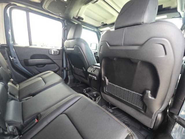 Used 2025 Jeep Gladiator Sport image 17