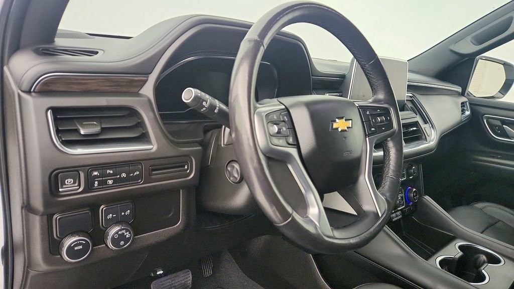 Used 2022 Chevrolet Tahoe LT w/ Luxury Package image 14