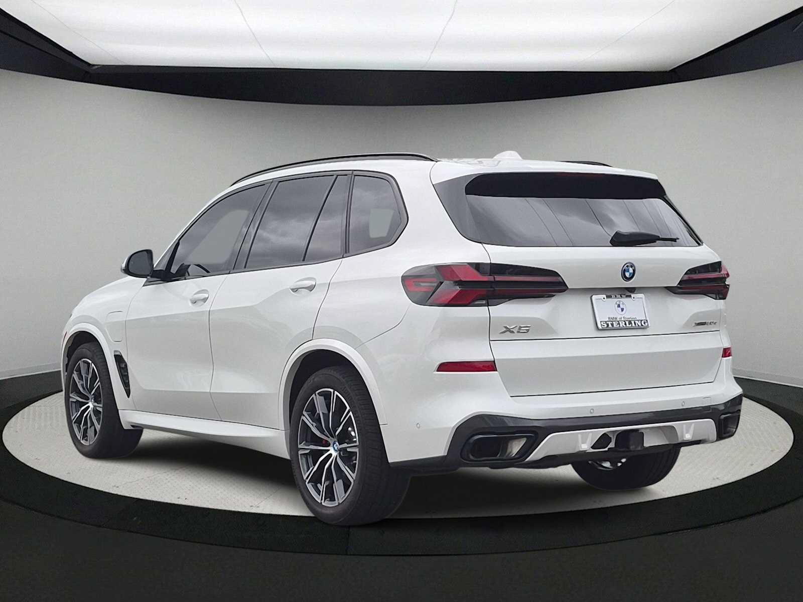 Used 2024 BMW X5 xDrive50e w/ Executive Package AWD/4WD image 6