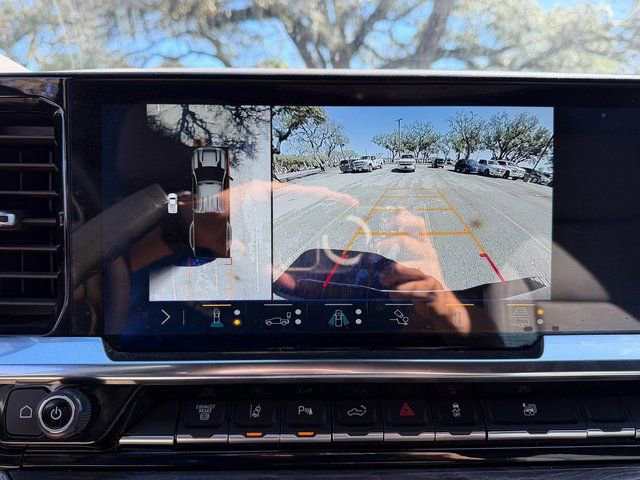 Used 2025 Chevrolet Silverado 3500 LTZ w/ LTZ Convenience Package image 11